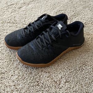 Nike Metcon 4 - black and gum bottom